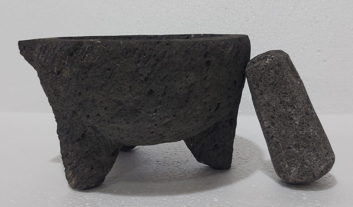 Molcajete de Piedra Volcánica 21 cm Diámetro